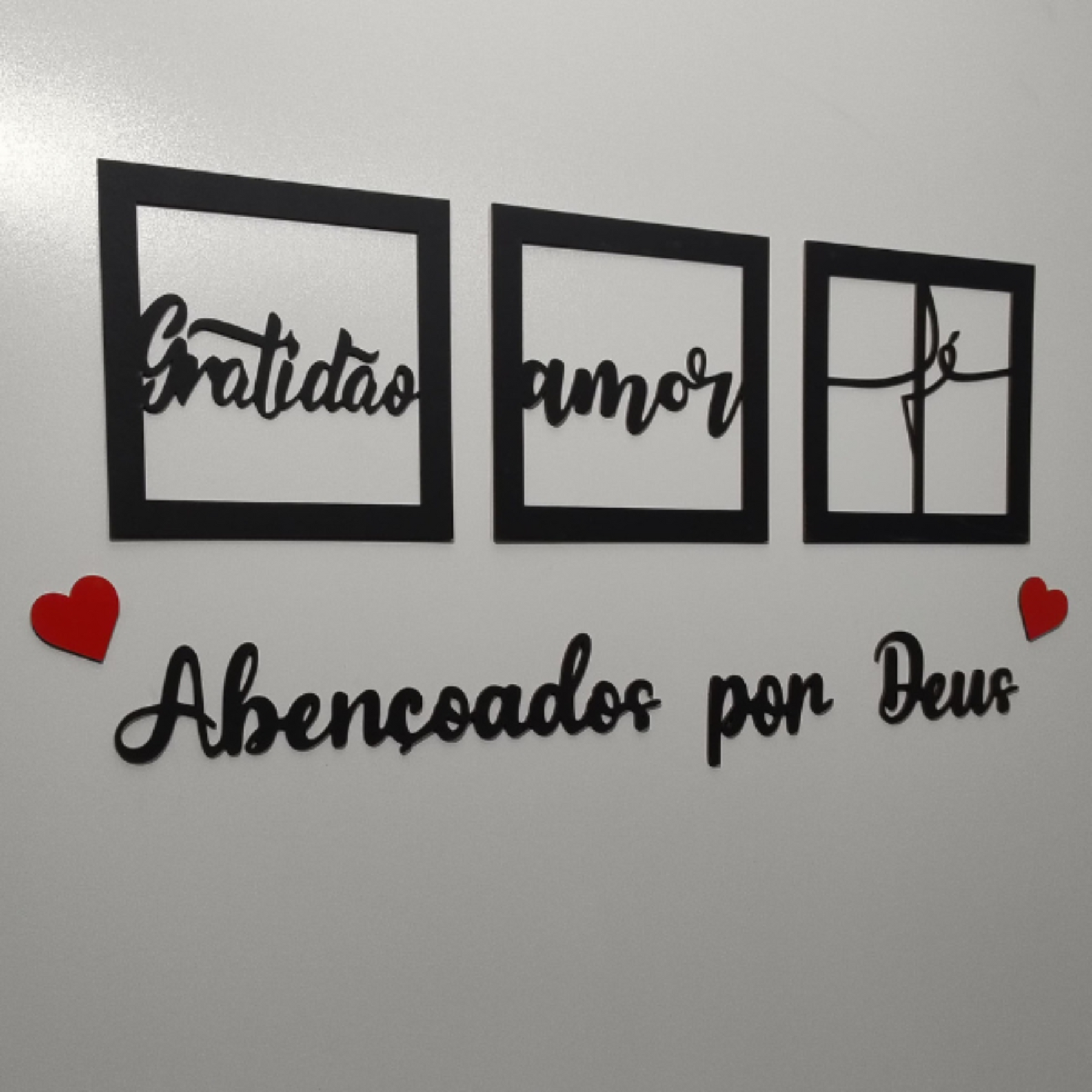 Kit 3 Quadros Decorativos + Frase Com 2 Mini Apliques de Coração Frase de Parede Quarto Ou Sala
